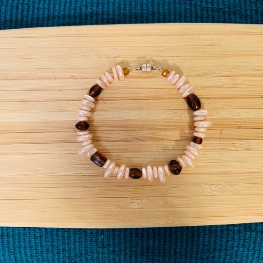 🌟 3/$15 Beautiful Peach Bracelet